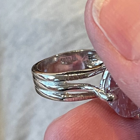 Silver solitaire ring, Crystal stone set in silver band setting. - Picture 7 of 9